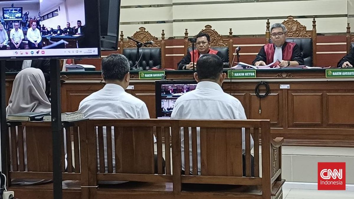 东爪哇省前能矿局长因矿业许可非法收费被控收受40.9亿盾