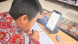 印尼占碑市2500名学生因雾霾获免费网络流量补助